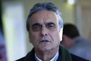 حضور هنرمندان در مراسم تشییع همایون ارشادی (فیلم)