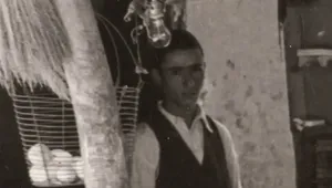 عکس قدیمی مرند؛ تصویری از یک میوه‌فروشی در ۷۵ سال پیش