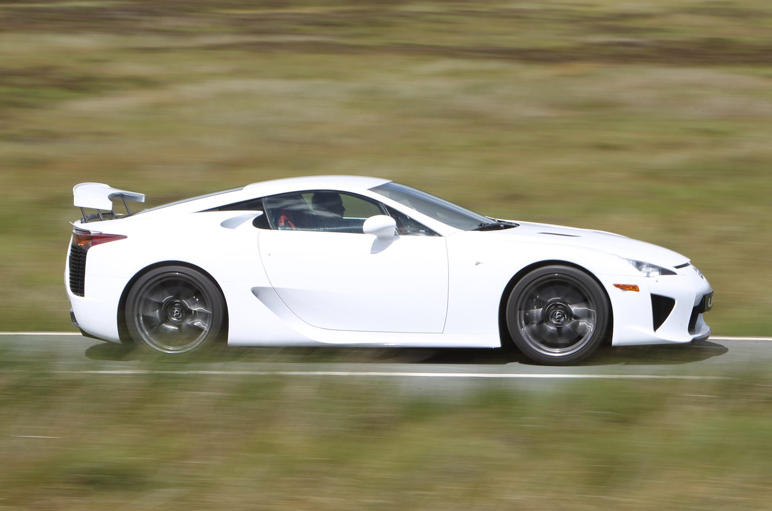 لکسوس ال اف ای (Lexus LFA) لکسوس ال اف ای (Lexus LFA)