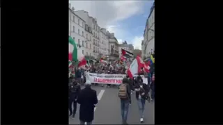 پخش آهنگ محسن چاوشی در تجمع مردمی حمایت از ایران در پاریس
