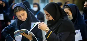 آموزش در ایران ۲۸ سال در انتهای جدول جهانی؛ «مدرسه چه‌چیزی جز رقابت و حسادت به بچه‌ها داد»/ قبل از شیوع کرونا هم رتبه ۱۲ در خاورمیانه داشتیم