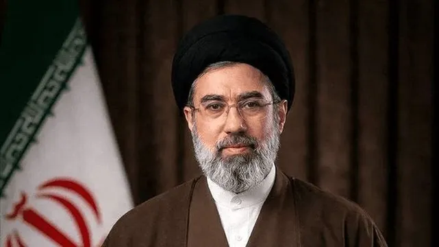 پیام رهبری در آستانه مذاکرات اسلام آباد:  فریادهای مردم در خیابان ها، در نتیجه مذاکرات مؤثر است/ درخواست دعا از حضرت ولی عصر(عج) برای پیروزی در مذاکرات و‌ میدان/ مدیریت تنگه هرمز وارد مرحله جدیدی می شود