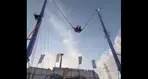 لحظه دلهره‌آور پاره شدن تسمه وسیله بازی در اسپانیا؛ ۴ نفر به شدت زخمی شدند