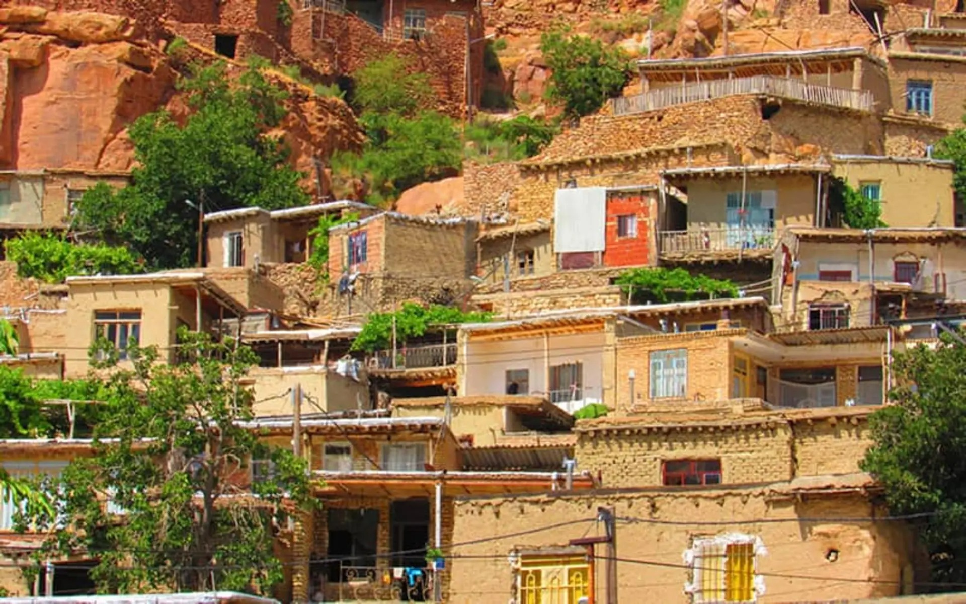 اسفیدان؛ روستایی گردشگری با منازل پلکانی، چشمه، آبشار و غار اسفیدان؛ روستایی گردشگری با منازل پلکانی، چشمه، آبشار و غار