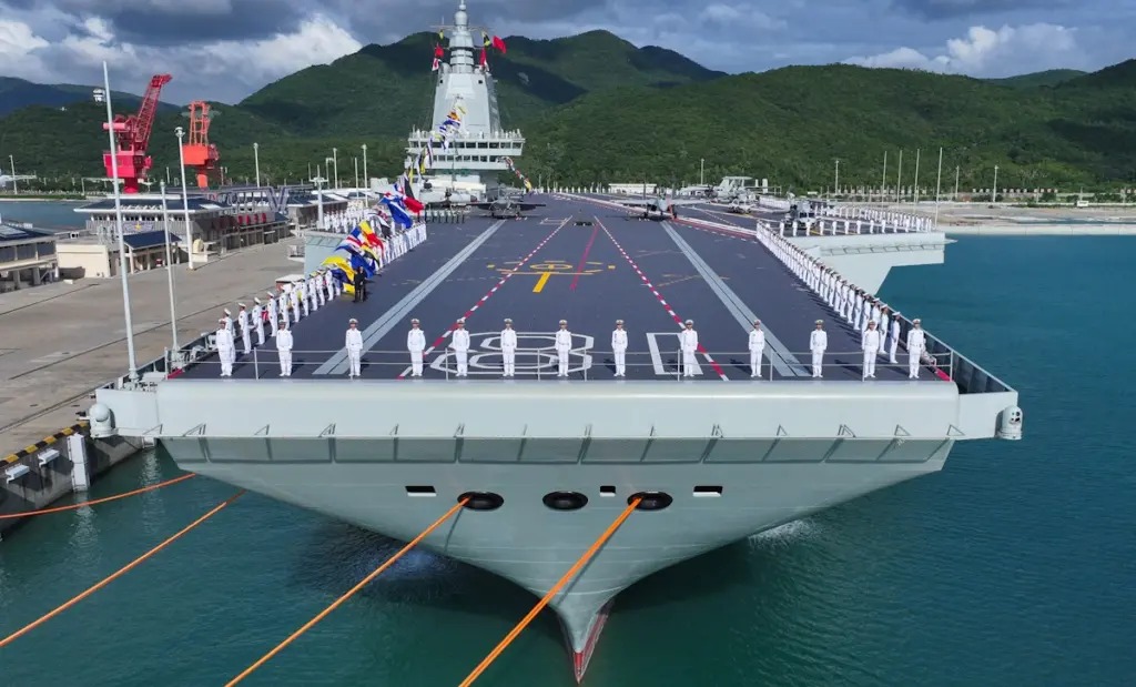 ناو Type 076 به‌عنوان نخستین ناو تهاجم آبی‌خاکی جهان