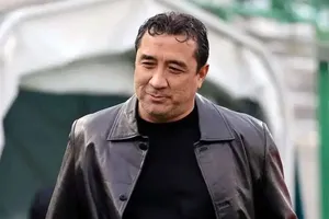 خداداد عزیزی به سیم آخر زد: آقای قلعه نوعی اوت شدین