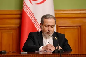 عراقچی خطاب به همسایگان: زمان اتکا به خود و برادری واقعی فرا رسیده است