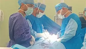 خروج موفقیت‌آمیز دندان مصنوعی از مری مرد ۶۲ ساله در سمنان