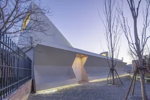 معماری گالری آسمان نور؛ ترکیبی از فرم های هندسی انتزاعی (+تصاویر)