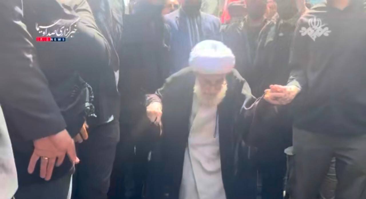 حضور آیت الله جنتی در مراسم تشییع پیکر رهبر شهید حضور آیت الله جنتی در مراسم تشییع پیکر رهبر شهید (عکس)