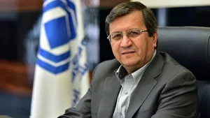 رئیس بانک‌مرکزی: هدف از سفر به عراق پیگیری مطالبات از بانک‌ها و دولت عراق است