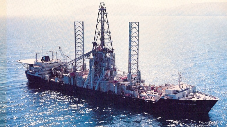 ۱۰. یواساناس هیوز گلومار اکسپلورر (USNS Hughes Glomar Explorer) (T-AG-193): کشتی حفاری با ماموریت جاسوسی ۱۰. یواساناس هیوز گلومار اکسپلورر (USNS Hughes Glomar Explorer) (T-AG-193): کشتی حفاری با ماموریت جاسوسی