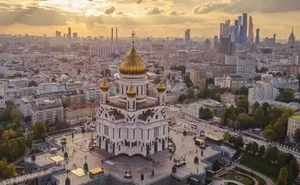 طاق نصرت در شهر «سن پطرزبورگ» به مناسبت ورود «مظفرالدین شاه» (عکس)
