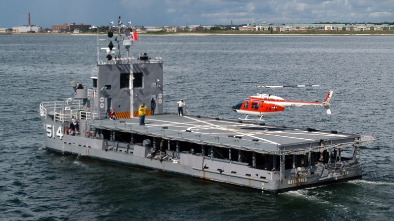 ۷. بیلندر (Baylander) (IX-514): کوچکترین ناو هواپیمابر جهان ۷. بیلندر (Baylander) (IX-514): کوچکترین ناو هواپیمابر جهان