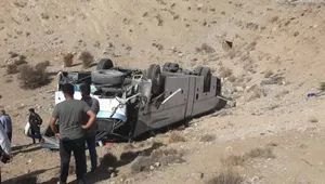 شمار مصدومان واژگونی اتوبوس خرم‌آباد ـ اصفهان به ۱۷ نفر رسید