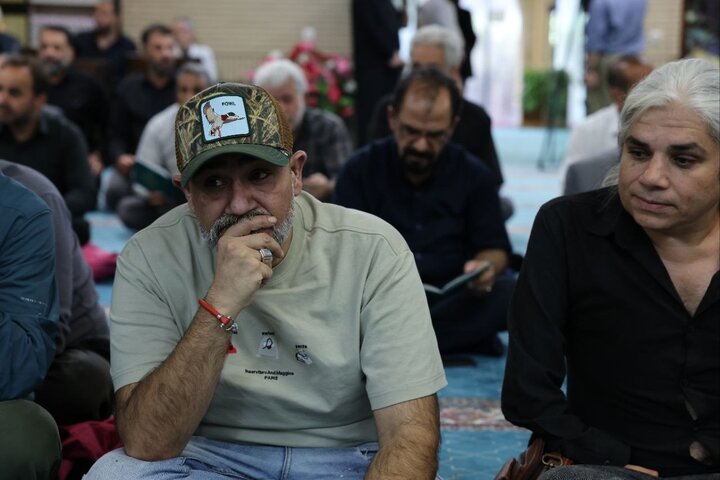 مراسم یادبود اکبر عبدی در مسجد بلال صداوسیما / مهران غفوریان: امیدوارم ما را ببخشد 3