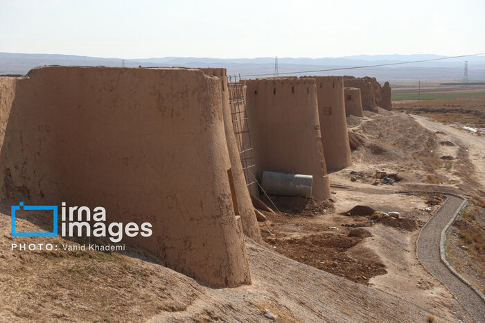 فرش قرمز «بلقیس» اسفراین خراسان شمالی زیرپای سرمایهگذاران فرش قرمز «بلقیس» اسفراین خراسان شمالی زیرپای سرمایهگذاران