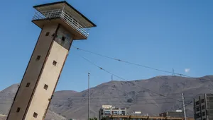 تخریب زندان رجایی شهر (+عکس)