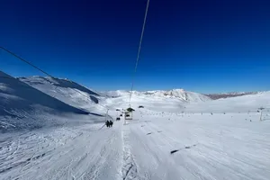 خلاقیتی عجیب در پیست اسکی دامنه کوه البروس