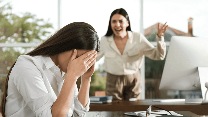 یک همکار رو مخ و دشوار می‌تواند کل روز کاری را خراب کند