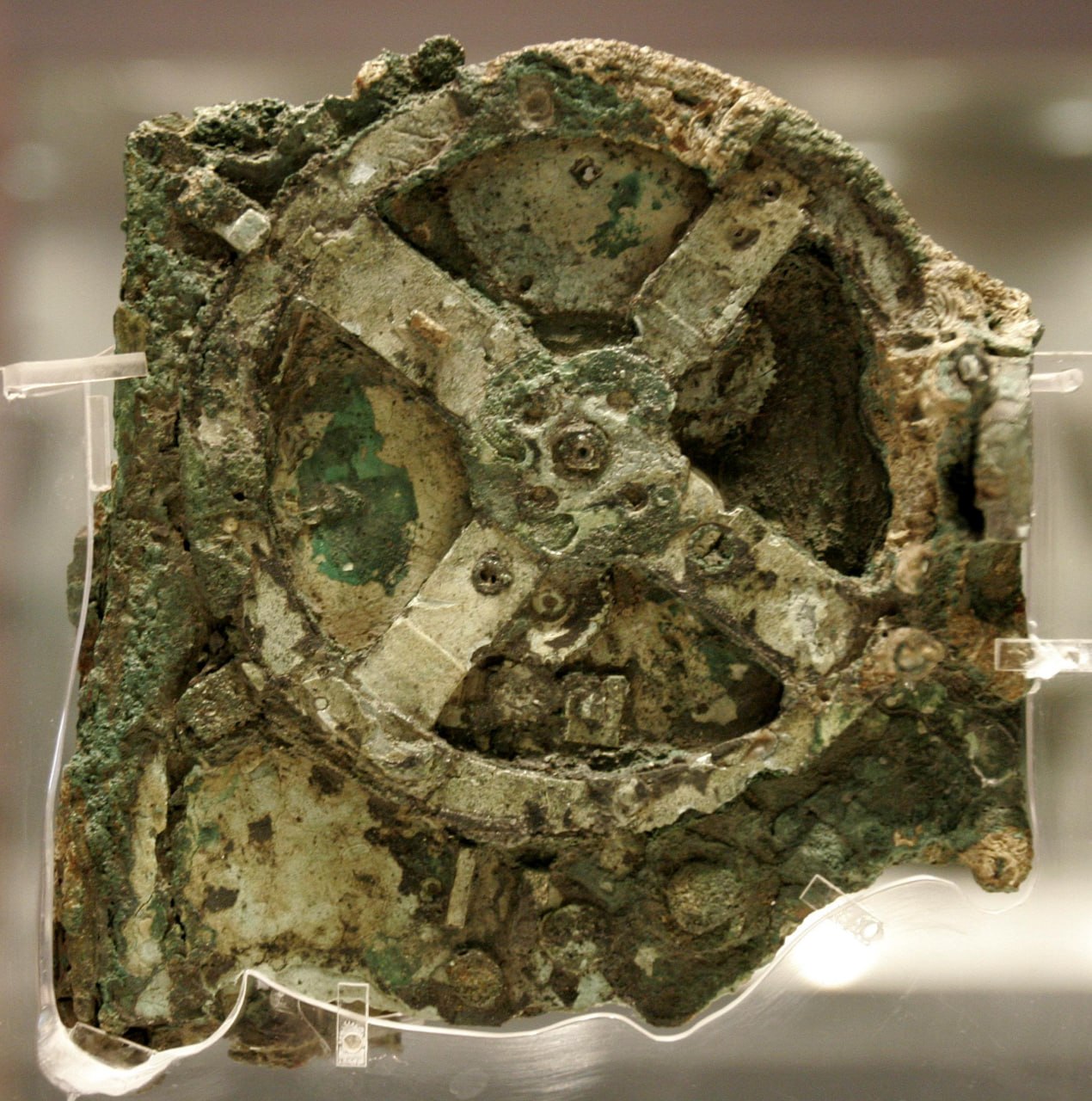 2100 سال پیش، یونانی ها کامپیوتر ساخته بودند؟ (+عکس) 2100 سال پیش، یونانی ها کامپیوتر ساخته بودند؟ (+عکس)