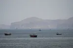 انفجار ۳ نفتکش متخلف هنگام عبور از مسیر غیر مجاز و رها شدن آنها در سواحل جنوبی تنگه هرمز