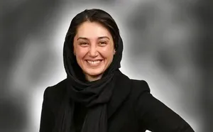 تغییر شمایل هدیه تهرانی به سبک یک استاد دانشگاه (فیلم)