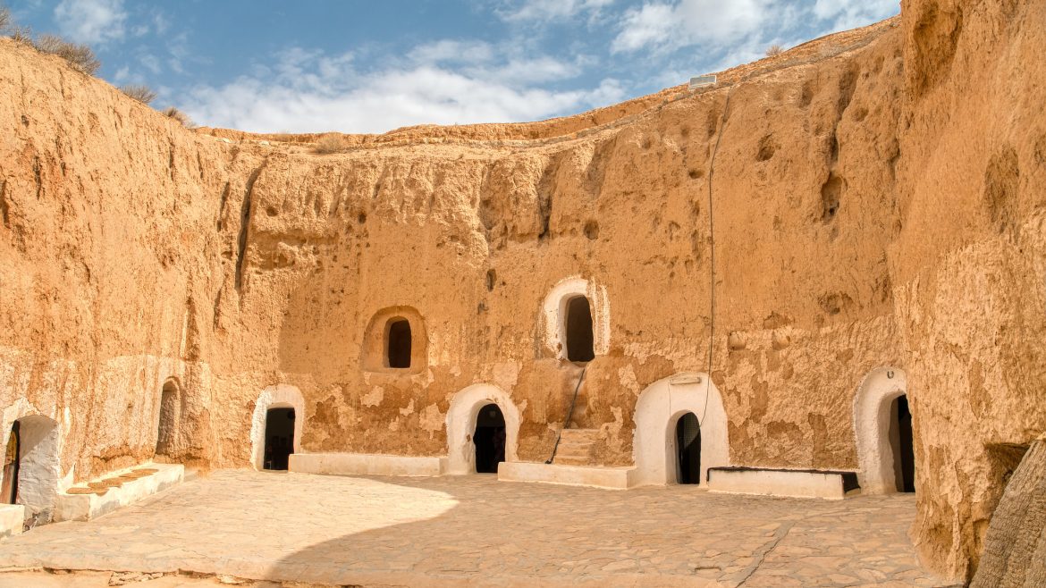 خانه های زیرزمینی روستای مطماطه در تونس خانه های زیرزمینی روستای مطماطه در تونس