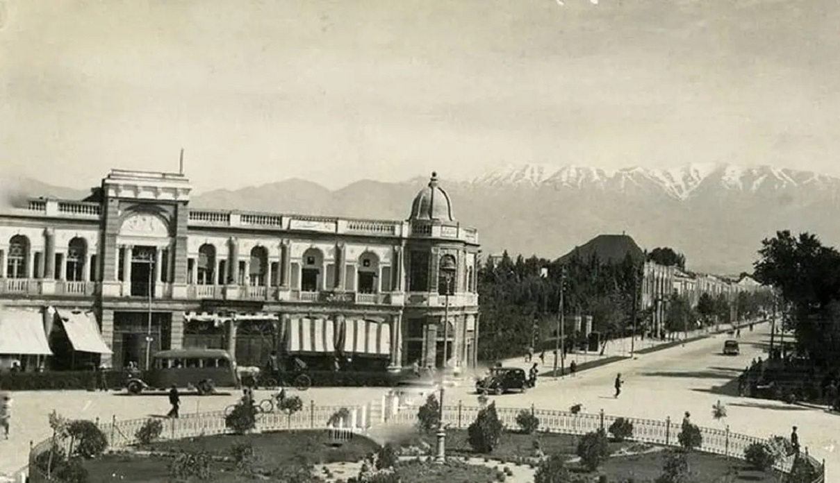 میدان حسنآباد میدان حسنآباد