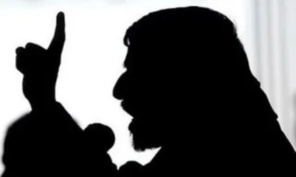 مراقب فتنه «جریان انحرافی دوم» باشید: میراث نامحمود احمدی نژاد با نمایش اغراق شدۀ انقلابیگری!