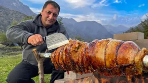 طعم بی‌نظیر گوشت بره در تنور؛ غذای سنتی آذربایجان