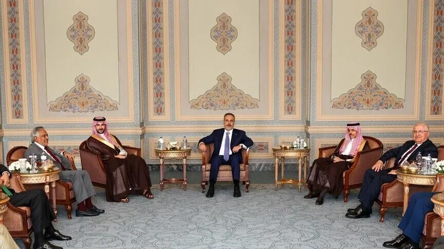 اولین نشست مشترک وزیران خارجه و دفاع عربستان سعودی، ترکیه و پاکستان اولین نشست مشترک وزیران خارجه و دفاع عربستان سعودی، ترکیه و پاکستان