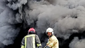 مهار آتش‌سوزی در مجتمع تجاری میدان ۱۷ شهریور مشهد