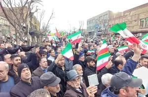 مراسم بیعت با رهبر جدید انقلاب در تبریز