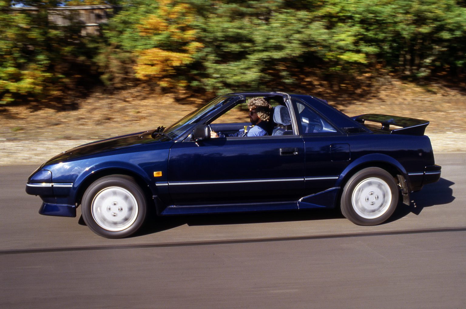 تویوتا ام آر 2 (Toyota MR2) تویوتا ام آر 2 (Toyota MR2)