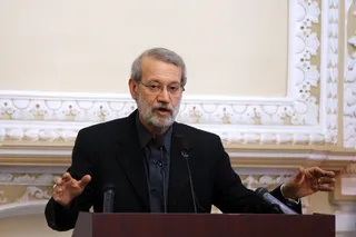 نماز متفاوت شهید لاریجانی در مسکو!
