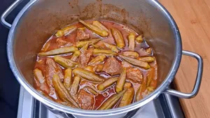 خورشت بامیه مجلسی؛ یک طعم به‌یادماندنی با چند نکته ساده
