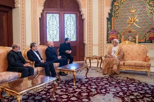 رایزنی مقامات ایرانی با سلطان عمان درباره مدیریت تنگه هرمز