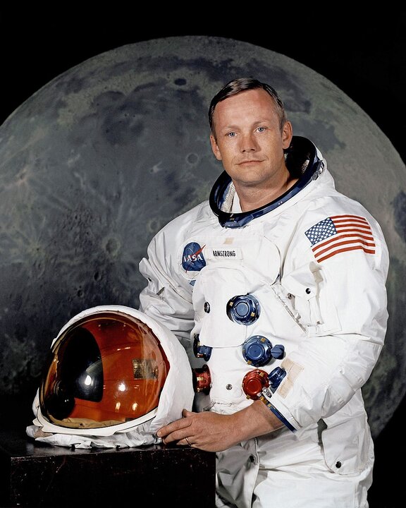 «نیل آرمسترانگ»(Neil Armstrong) یادگار اولی«نیل آرمسترانگ»(Neil Armstrong)ن فرود انسان روی ماه