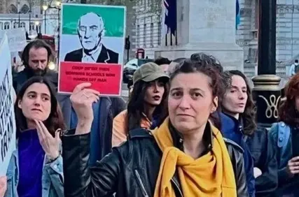 چرا از ایرانیان خارج کشور که مخالف جنگ و سلطنت‌طلبی اند، خبر چندانی منتشر نمی‌شود؟