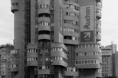 معماری بروتالیست در رومانی؛ هویت بتنی یا یادگار دوران کمونیسم؟ (+تصاویر)