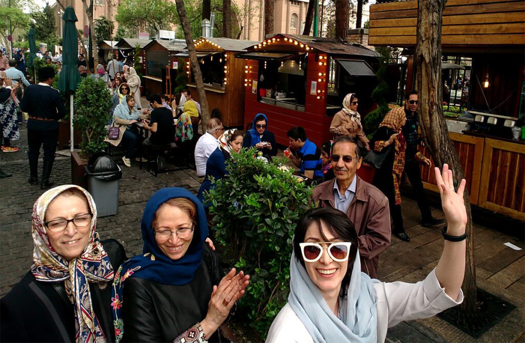 خیابان گردی در تهران خیابان گردی در تهران