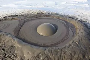 فوران گل افشان بندر تنگ در شهرستان کنارک
