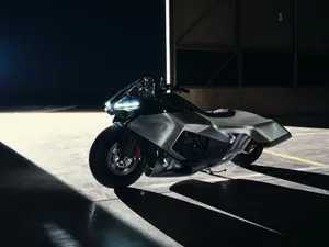 BMW Vision K18؛ موتورسیکلتی الهام‌گرفته از هواپیما (+عکس)