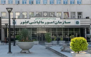 وصول درآمدهای قانونی با اولویت حفظ اشتغال و حمایت از تولید