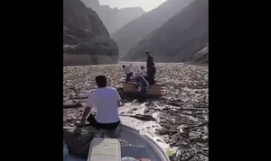 تصاویر تکان‌دهنده از کوهی از زباله در ورودی سرشاخه سد کارون ۴ (فیلم)