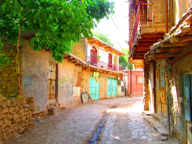 اسفیدان؛ روستایی گردشگری با منازل پلکانی، چشمه، آبشار و غار اسفیدان؛ روستایی گردشگری با منازل پلکانی، چشمه، آبشار و غار