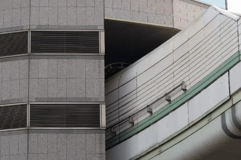 ساختمان عجیب Gate Tower Building ساختمان عجیب Gate Tower Building
