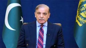 دیدار عراقچی با نخست‌وزیر پاکستان
