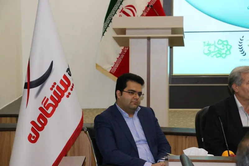  امضای تفاهم نامه همکاری بین تعاونی پیشگامان با اتحادیه میوه و تره‌بار
